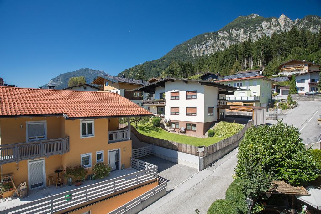 Gastehaus Waldrand Garni Hotel Wiesing Exterior photo