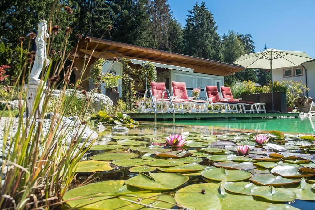 Gastehaus Waldrand Garni Hotel Wiesing Exterior photo